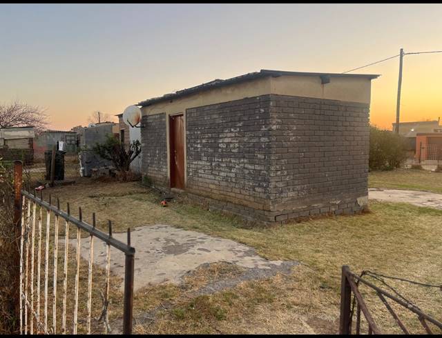 1 BEDROOM FREEHOLD FOR SALE IN LANGAVILLE